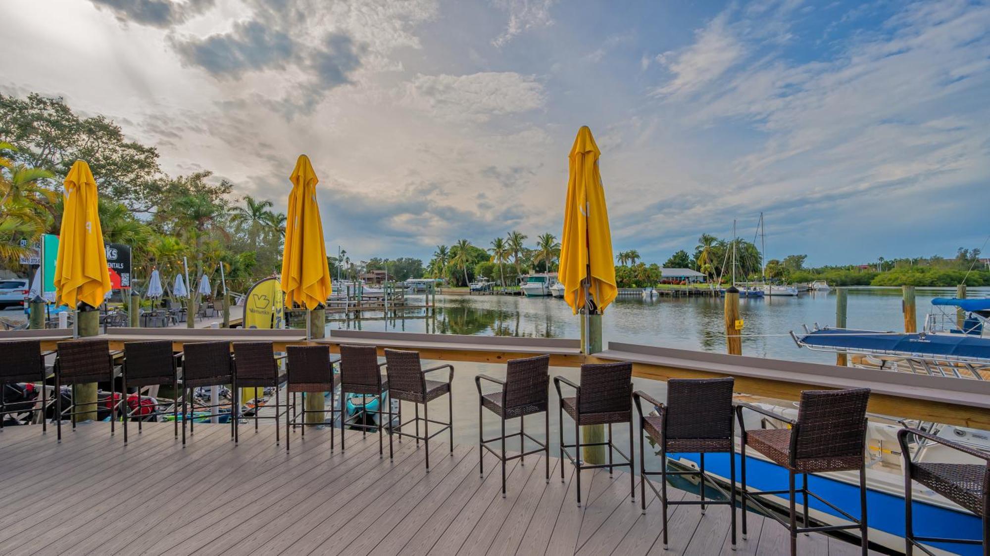 All-New Waterfront With Balcony,Pool,Tiki Bar,Gym 萨拉索塔 外观 照片