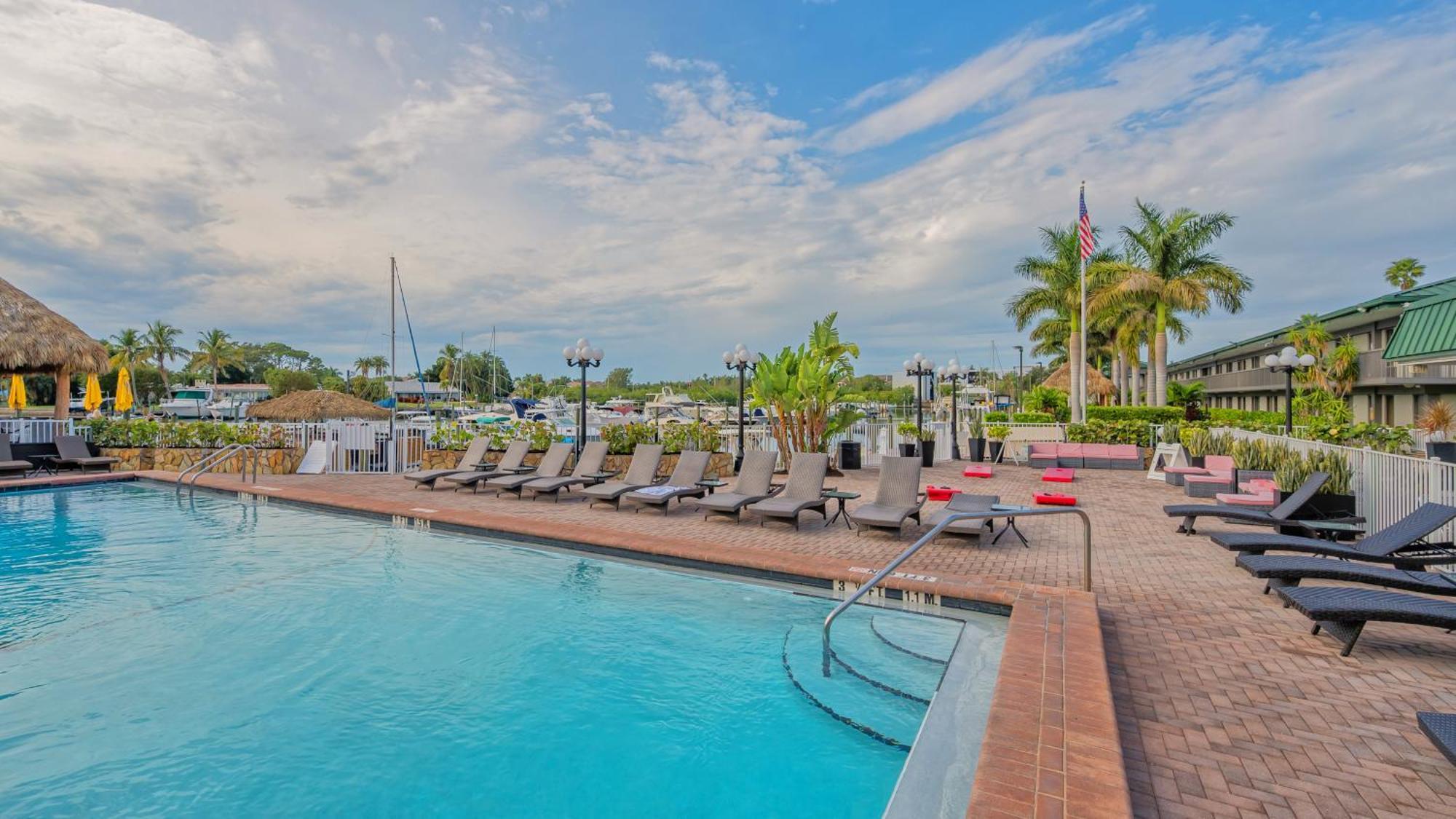 All-New Waterfront With Balcony,Pool,Tiki Bar,Gym 萨拉索塔 外观 照片
