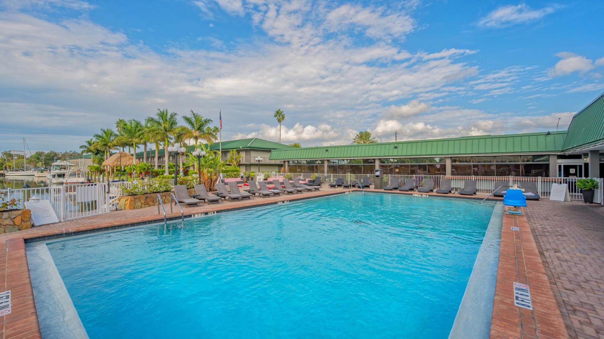 All-New Waterfront With Balcony,Pool,Tiki Bar,Gym 萨拉索塔 外观 照片